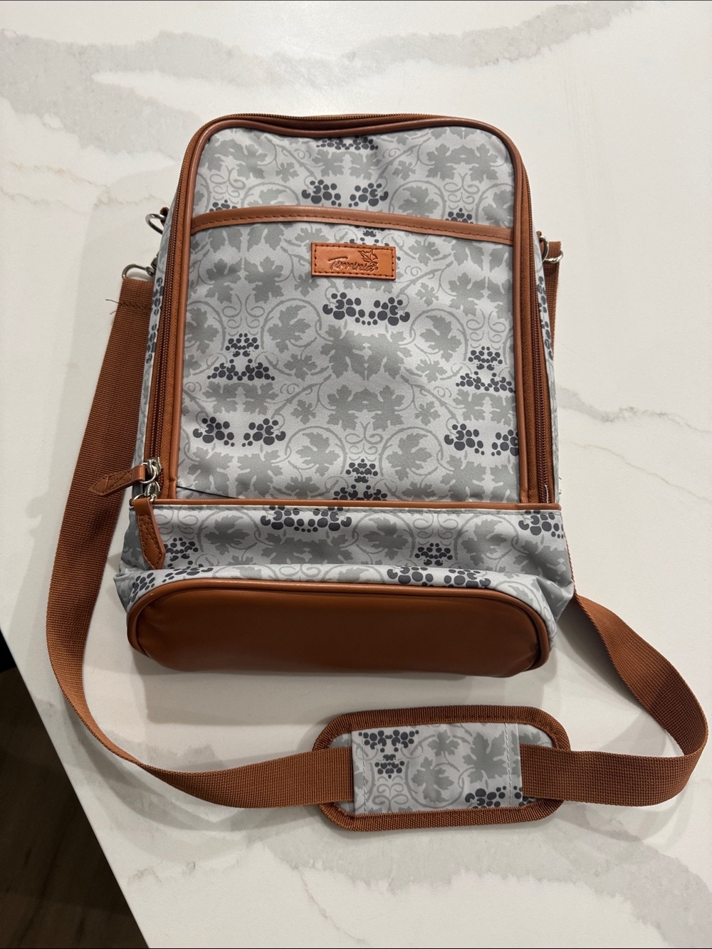 Crossbody Sling wine carrying case